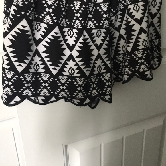 Tribal print shorts - Picture 3 of 3